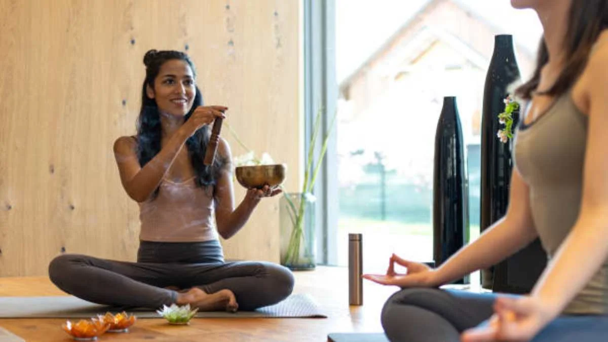 Integrating Mindful Eating with Yoga: A Holistic Approach to Inner Balance