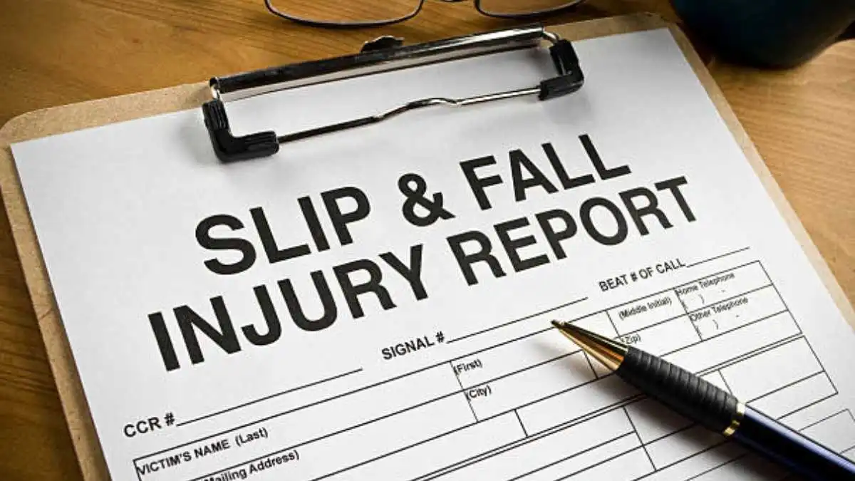 How to Choose the Right Slip & Fall Injury Lawyer: A Practical Guide for Victims