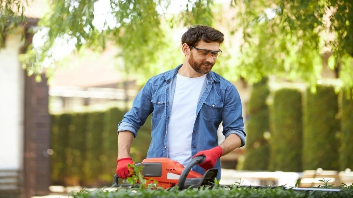 Yard Work Without the Muscle? Here’s How It’s Done