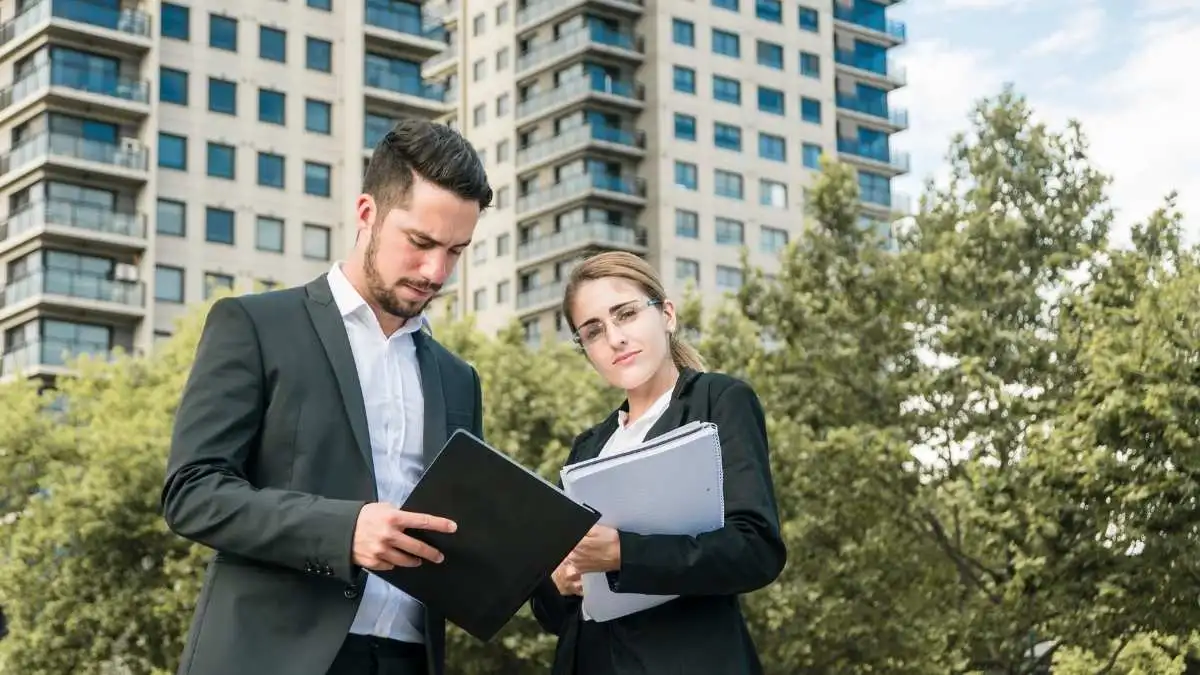 Finding the Right Realtor in Barrington: A Buyer-and-Seller Playbook