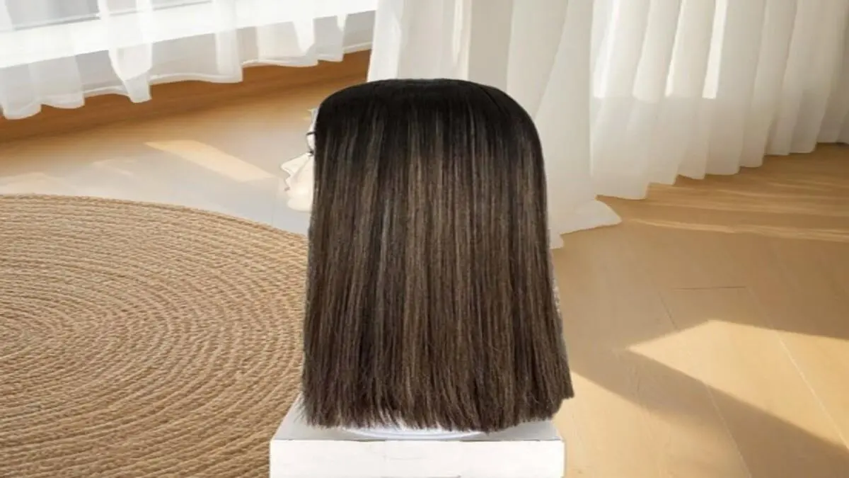 Is it better to buy a wig at a store or online?