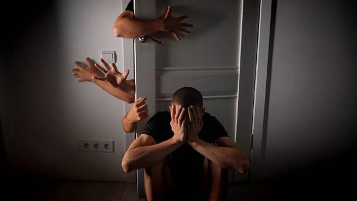 Social Anxiety vs Agoraphobia | Key Differences, Symptoms & Treatment