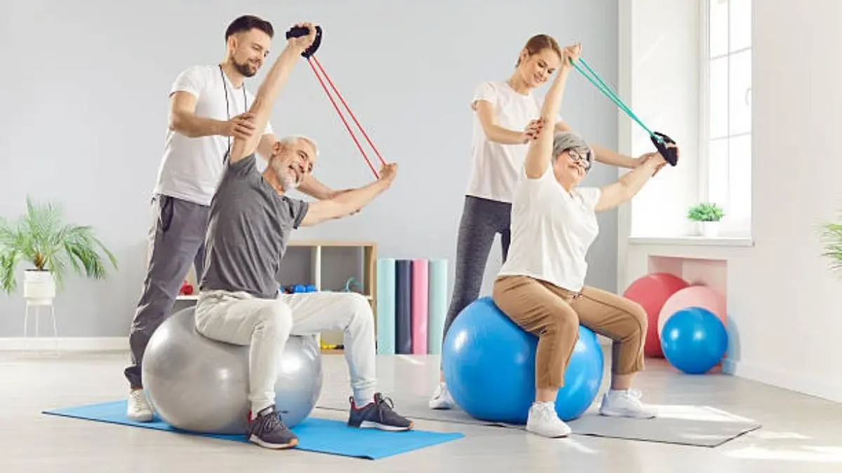 Yoga and Physical Therapy: How Both Support Recovery